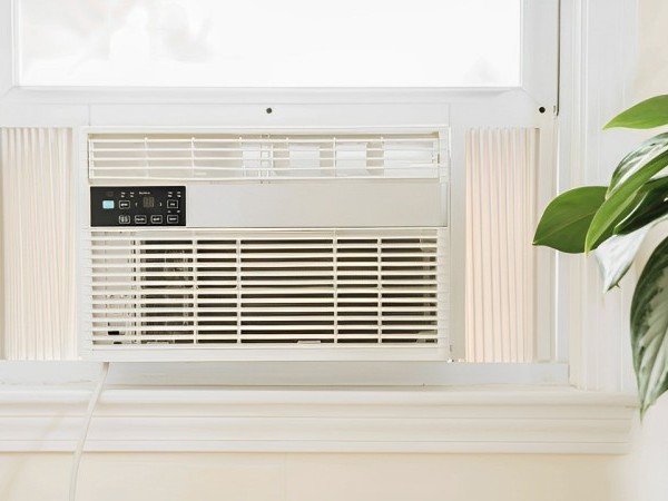 How to Maintain a Window Air Conditioner